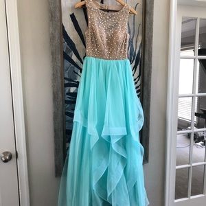 NEW Condition! Prom/Formal Dress. Only worn once